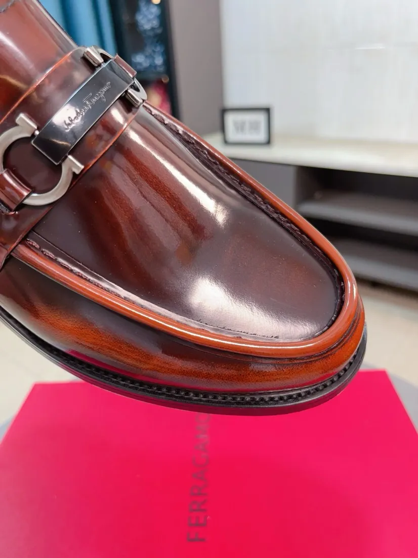 Men's shoes 💰560🌸🌸Water dyed cowhide 🆘[Salvatore Ferragamo] Ferragamo's latest casual business leather shoes for men! Available at counters simultaneously! The fabric is made of specially imported original suede calfskin, and the interior is made of imported water-dyed cowhide. It is absolutely luxurious and leads the fashion trend. Matching code: 38-44 45 customized